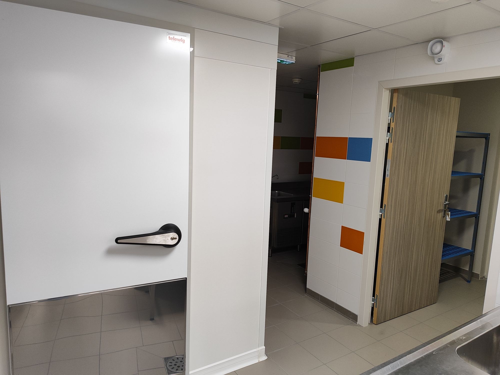 20251102141429_Coin_Pr_paration_l_gumerie_Relais_du_Lac_2000x1500