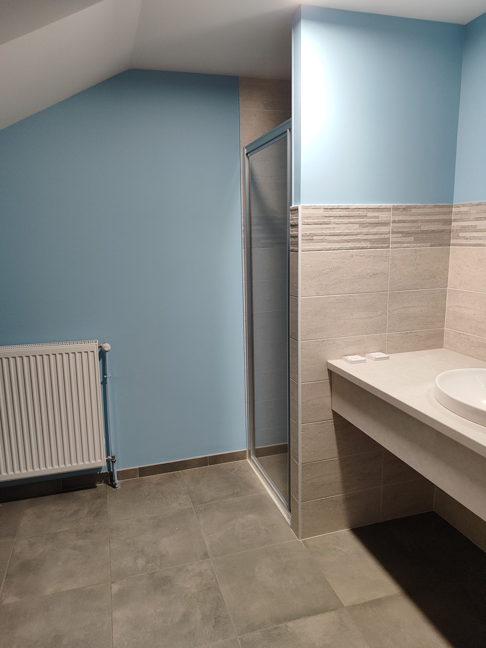 20251102141913_Salle_de_bain_G_te_1_chambre_1_2000x2667